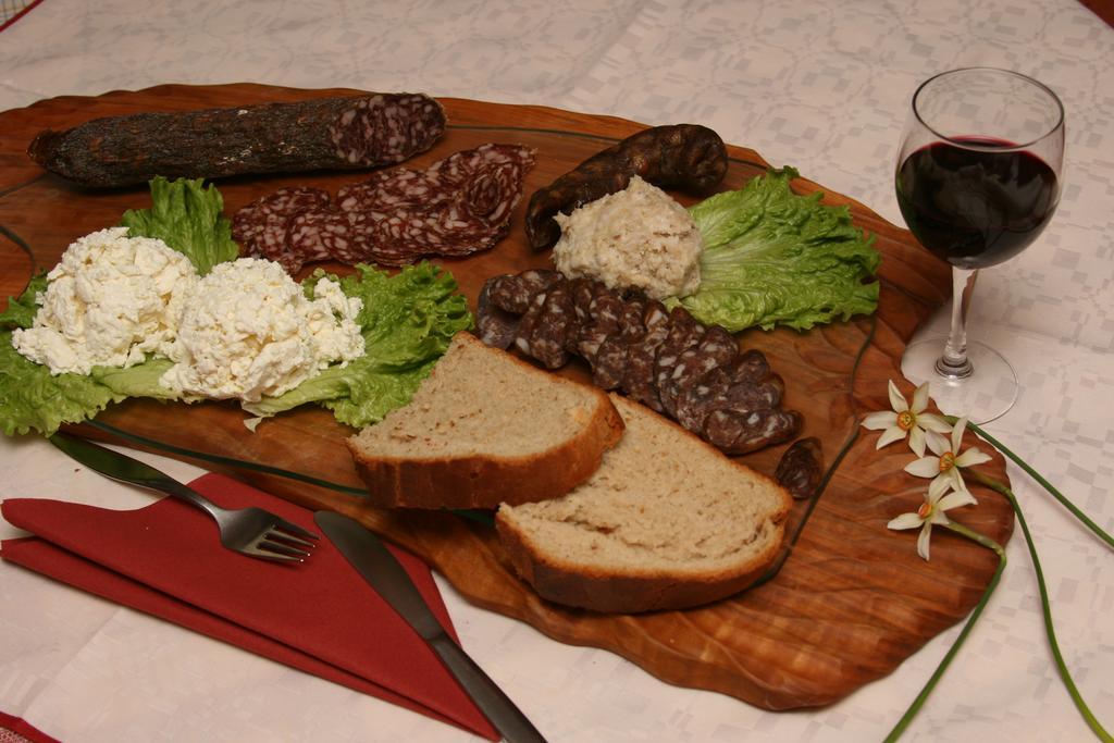 Penzion Pr' Betel Jesenice Ngoại thất bức ảnh
